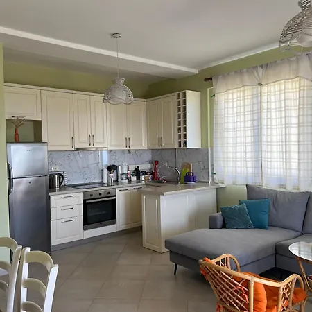 Aleks Hotel *