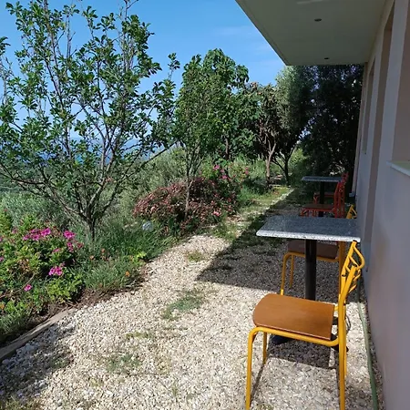 Aleks Hotel Vuno